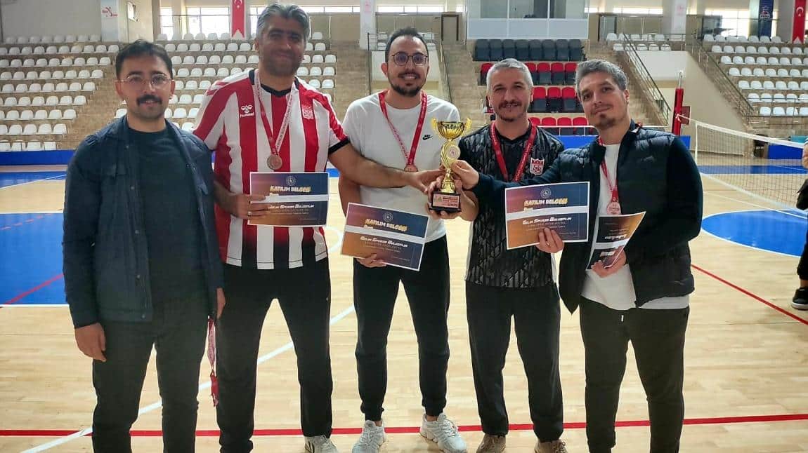 Okulumuz Kamu Sporları Ayak tenisinde il 3. olmuştur.